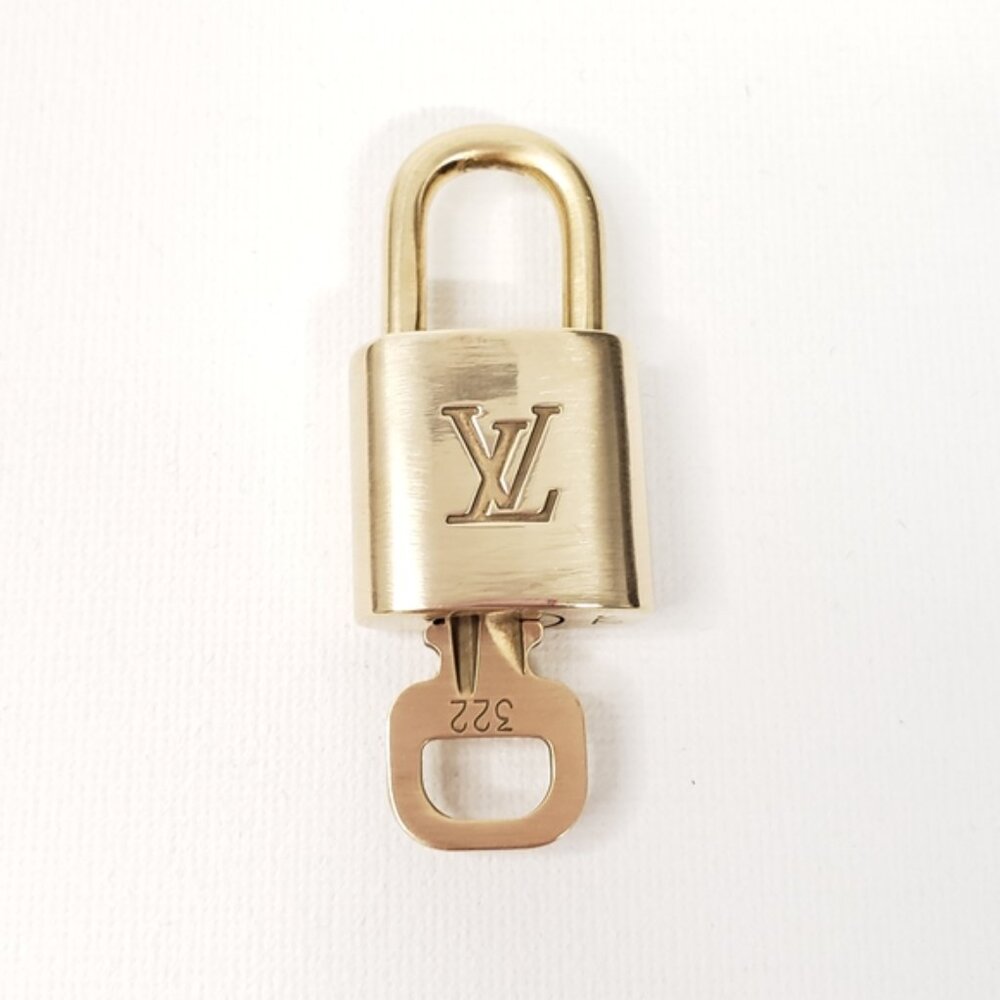 100% Authentic Louis Vuitton Authentic Gold Padlock with Key Shiny in Excellent